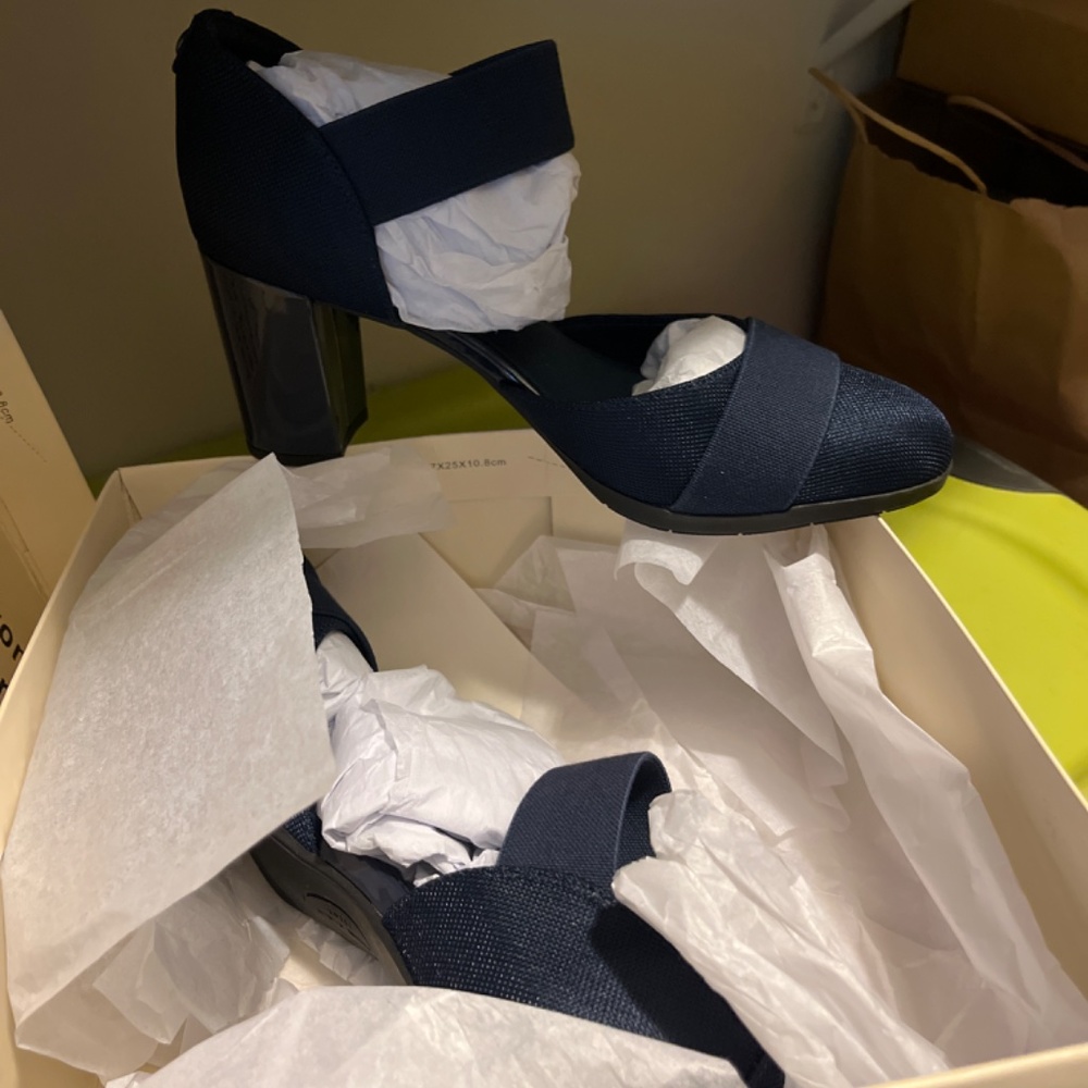 Anne Klein Navy Blue Shoes - Picture 2 of 3